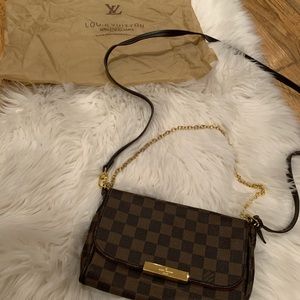 **not authentic** Louis Vuitton crossbody